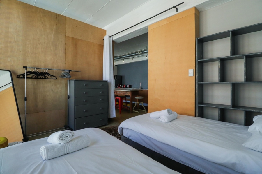 To Let 2 Bedroom Property for Rent in Woodstock Western Cape